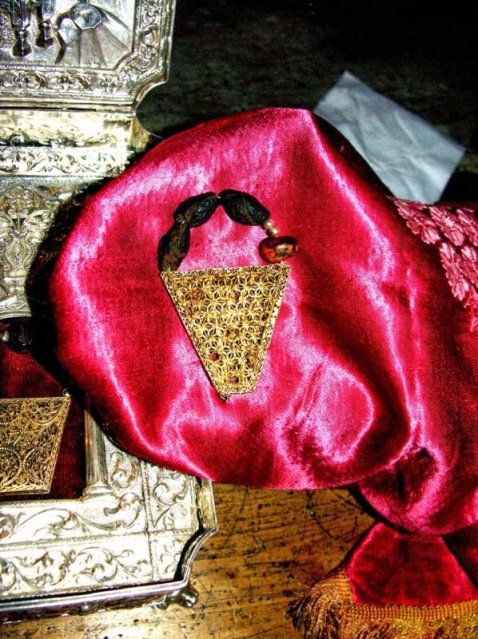 Φωτογραφίες από τα Τίμια Δώρα των Μάγων (Ιερά Μονή Αγίου Παύλου Αγίου Όρους) http://leipsanothiki.blogspot.be/